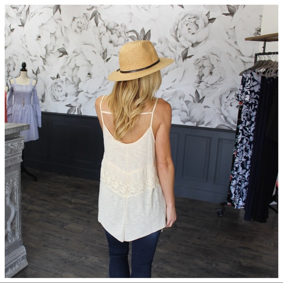 ❗️SALE❗️ Cream Lace Detail Tunic Tank - Picture 3 of 3